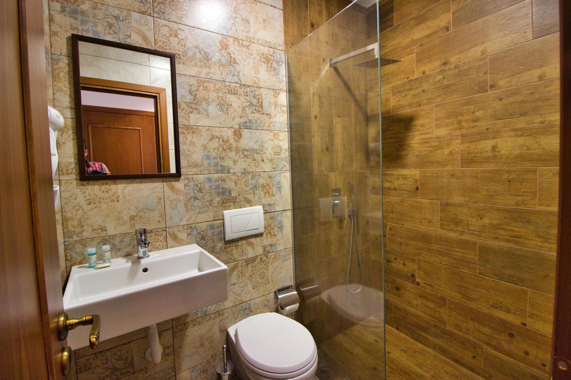 4 Rooms Gjirokastra מראה חיצוני תמונה
